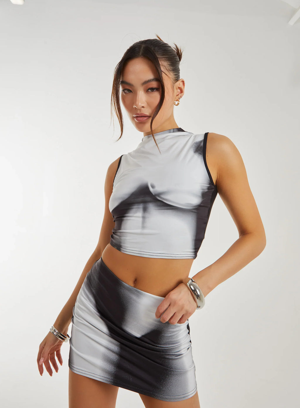 Graphic Silhouette Crop Top