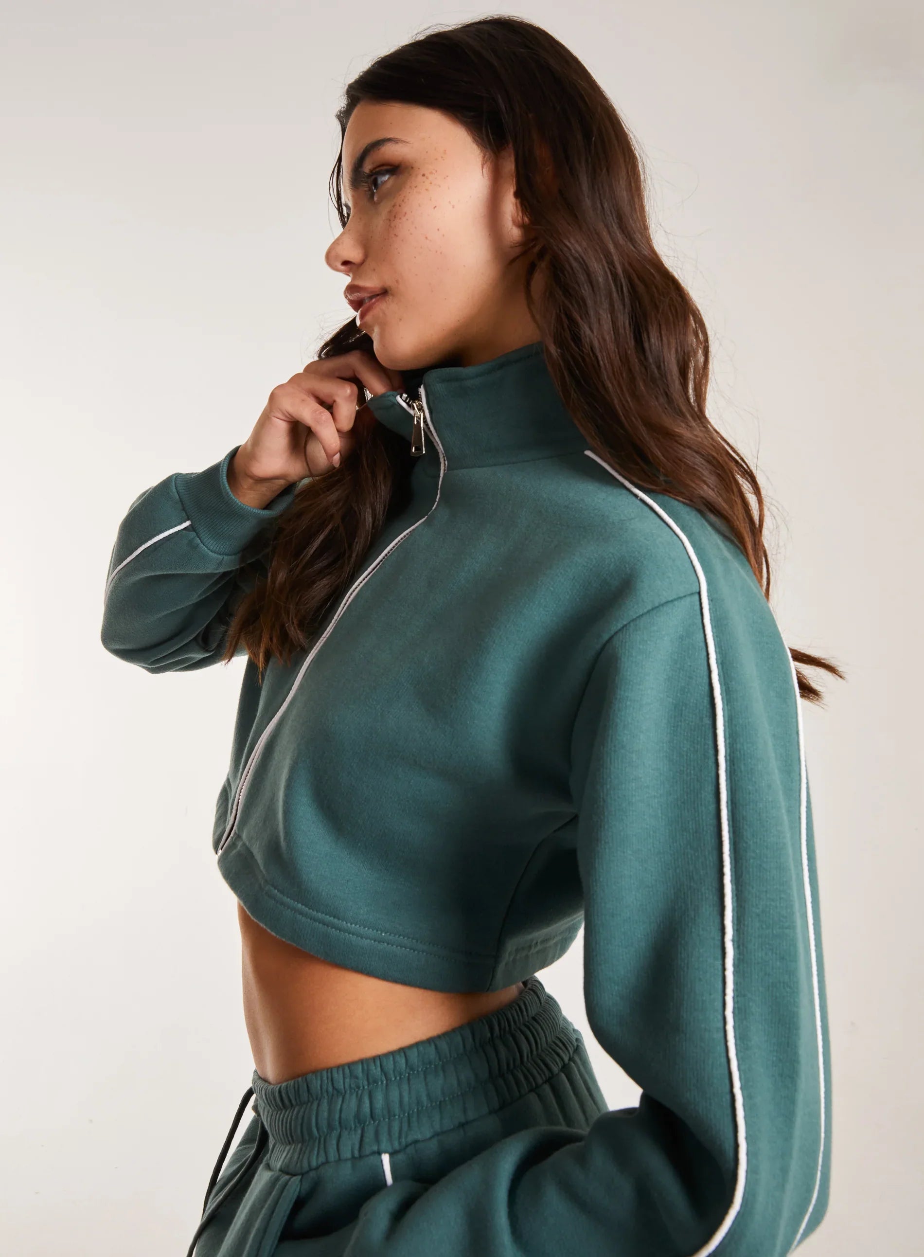 Piping Cropped Zip Up Sweat